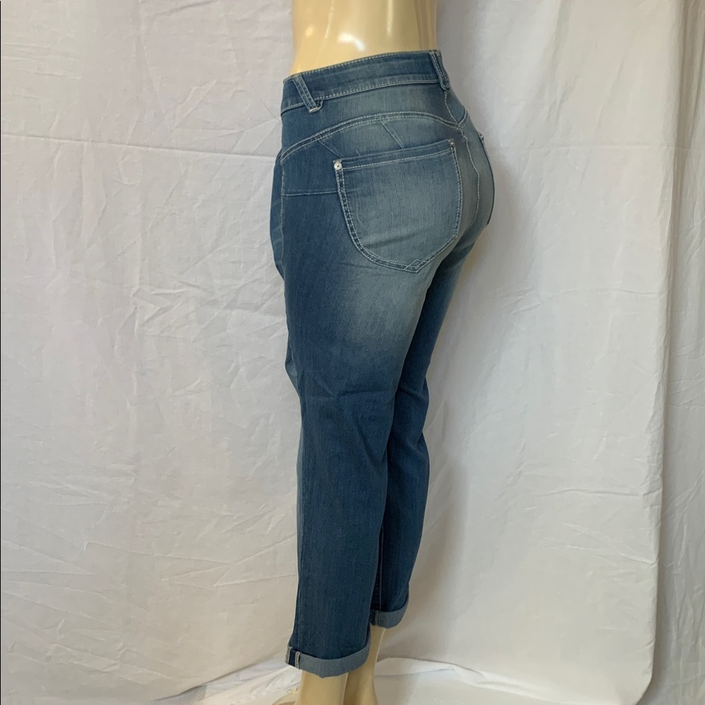 DEMOCRACY Jeans Women’s Tummy Control Size 18 Ankle Crop Medium Blue Wash NWOT - Picture 4 of 8